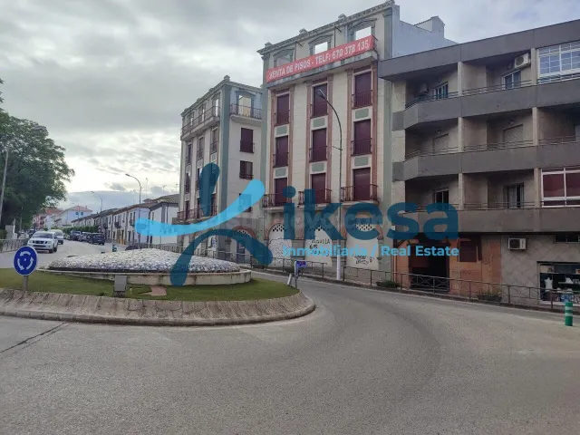Venta de Local Comercial en Torredonjimeno, Jáne. - foto 3