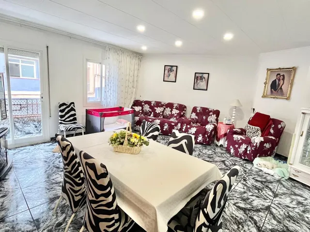 Amplio y Luminoso Piso en Can Rull, Sabadell por solo €329.0