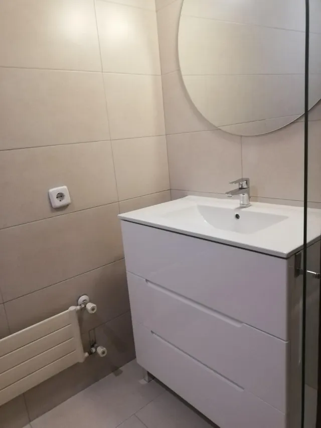 Se alquila estudio exterior, amplio, luminoso con terraza y piscina — 16