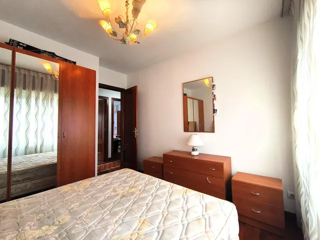 Piso exterior de 2 hab. salón, cocina independiente y baño. Plaza de aparcamiento exterior — 13