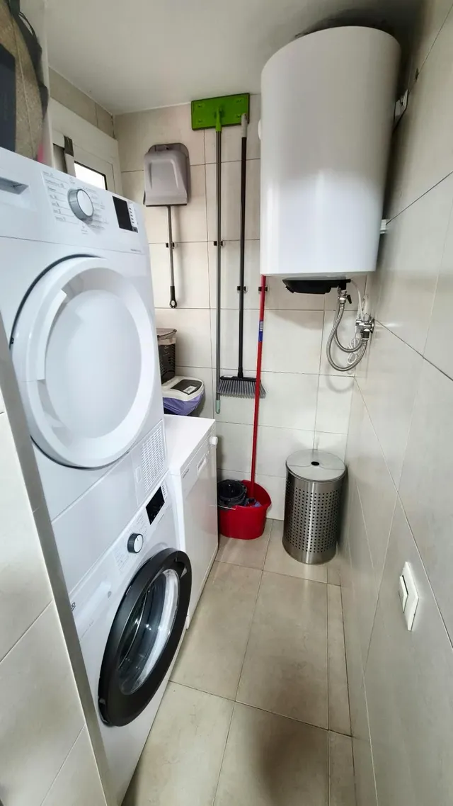 Piso reformado de tres habitaciones — 12