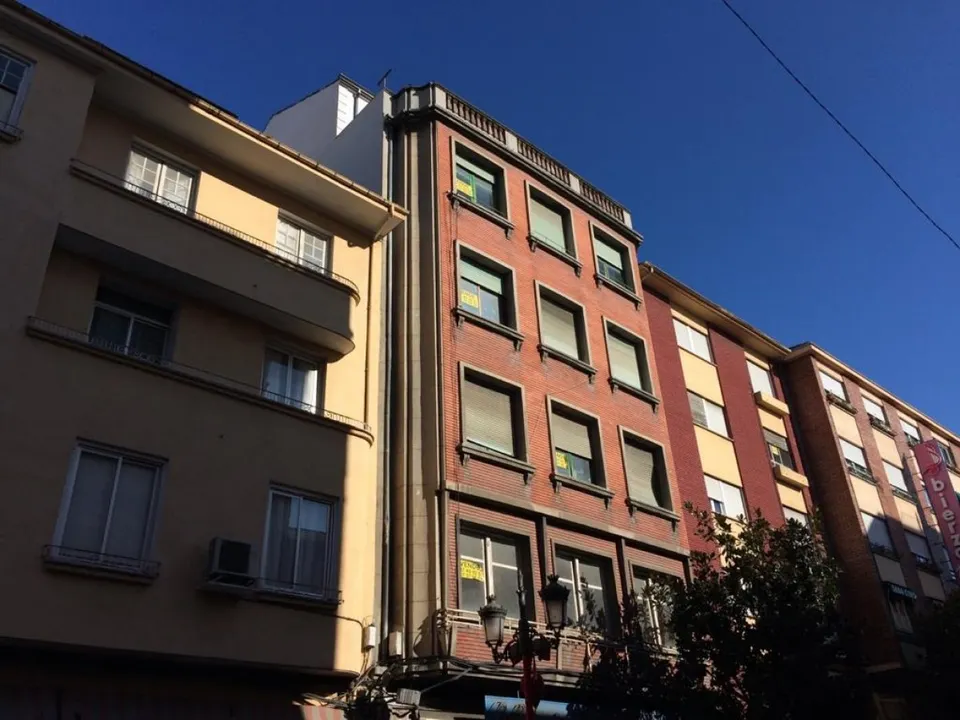 SE VENDE EDIFICIO EMBLEMÁTICO EN EL CENTRO DE PONFERRADA
