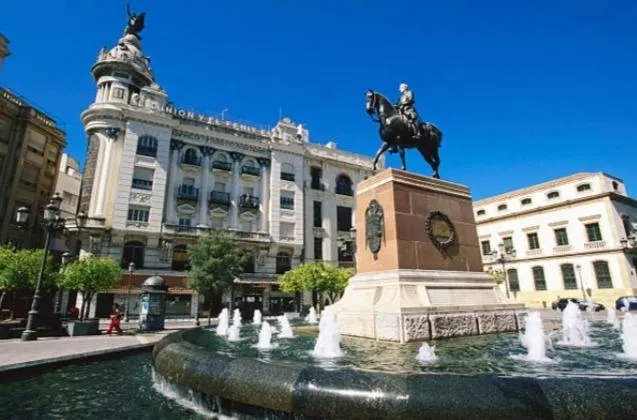 **casa singular para reforma completa en el centro de Córdoba** — 2