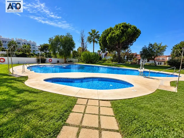 Oportunidad en Benalmádena Costa: 1 dormitorio cerca del mar — 24