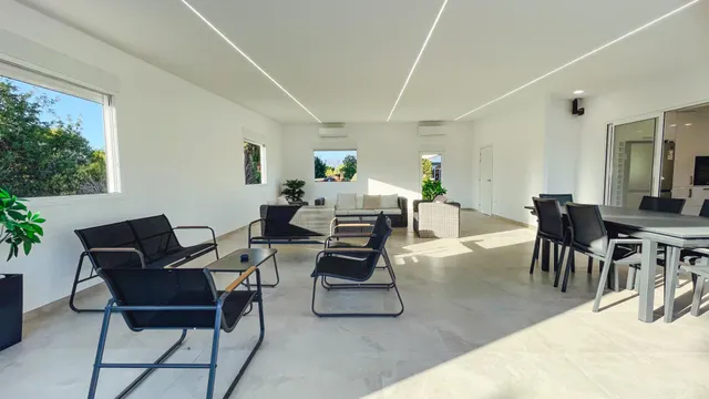 Chalet de lujo en venta en Benidorm: 6 dormitorios y 4 baños dividido en 2 casas independientes — 11