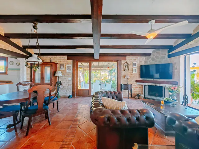 1.213 M2 DE PARCELA, DOS construcciones Y UN EXTERIOR QUE LO CAMBIA TODO — 42