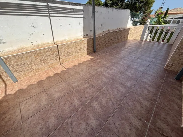 Adosado de 4 dormitorios, 2 baños en Los Altos (Orihuela Costa) con 2 Piscinas, Solárium y Gran Sótano — 20
