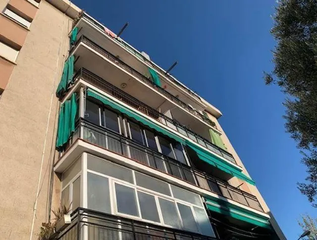 SE VENDE piso OKUPADO en Avenida Germans Marti 21 de Martore - foto 3