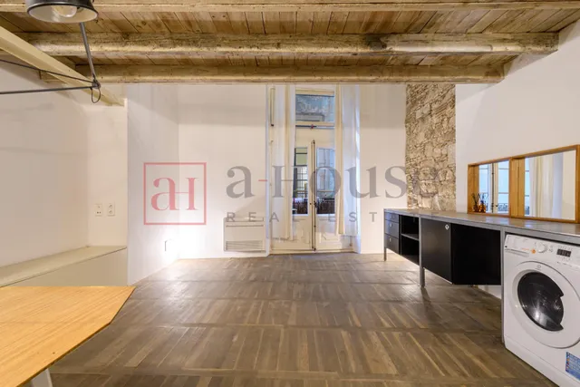 Piso con 2 lofts independientes con balcon baños cada uno y una excelente ubicación en el gòtico — 25