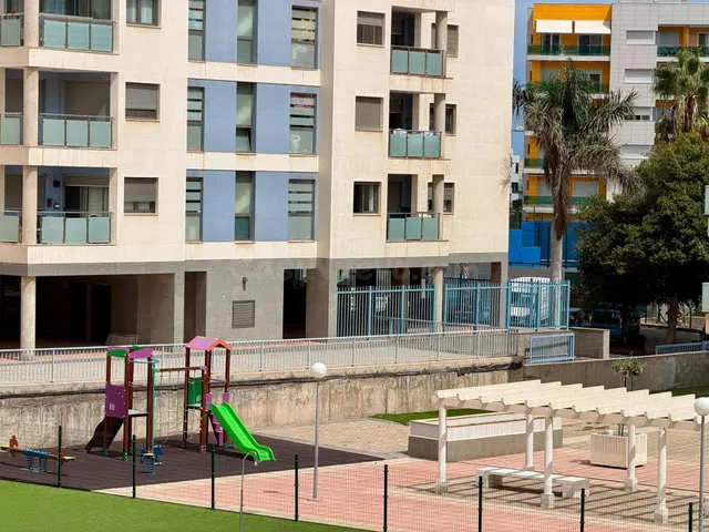 Piso en esquina con terraza junto al Hospital Universitario Dr. Negrín. — 3