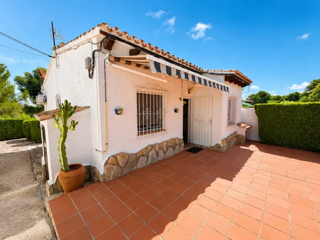 Encantador bungalow esquinero de una sola planta en Moraira Park — 13
