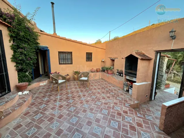 CASA DE CAMPO CON MUCHAS POSIBILIDADES CERCA DE LA PLAYA - foto 3