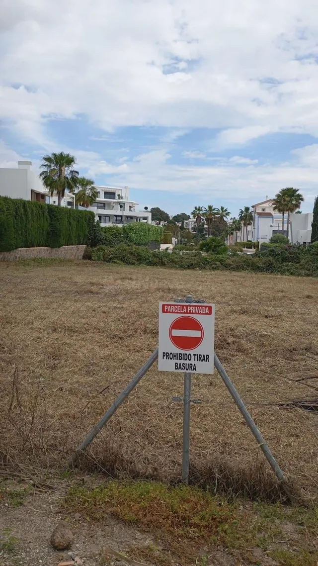 Parcela 380m² en venta - Costa Del Sol - foto 3