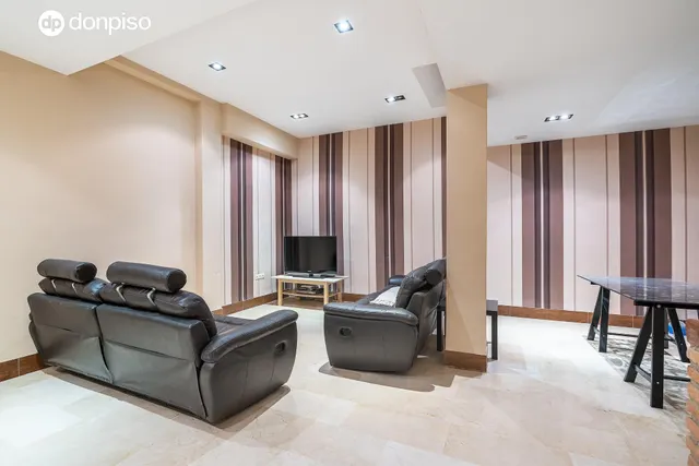 ADOSADA EN URBANIZACIÓN EN HUETOR VEGA — 32