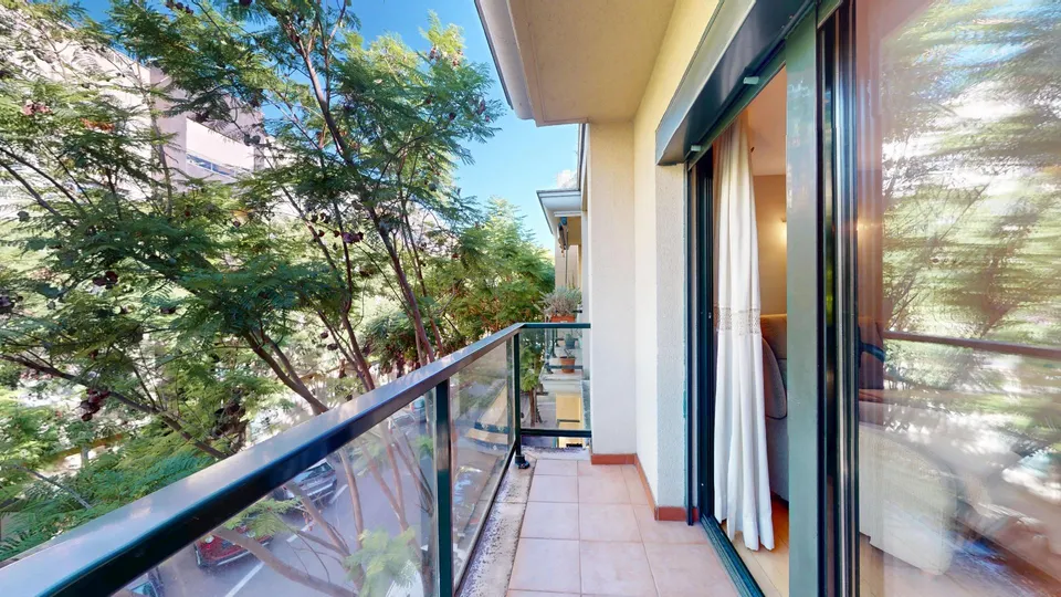 Fantástico piso con terraza en la tranquila zona de L'Olivera listo para entrar a vivir