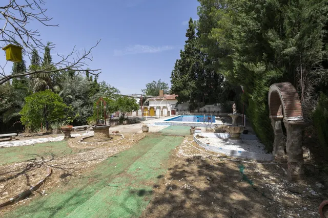 PARCELA URBANA CON CHALET Y GRAN POTENCIAL DE EDIFICACIÓN EN