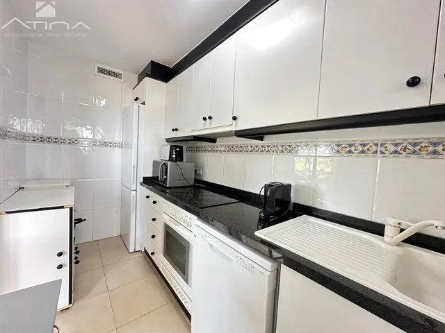 Apartamento con vistas abiertas al mar situado en primera línea de la playa de Guardamar — 7