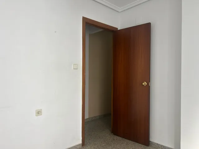 Ref. 8546 SALICO ofrece gran vivienda en Olivereta con plaza de aparcamiento — 23