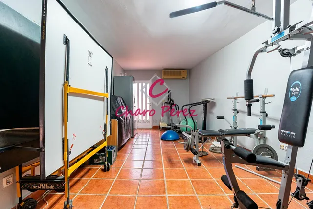 Vivienda en esquina lista para entrar a vivir en Aguadulce centro, zona Pedro Muñoz Seca. — 31
