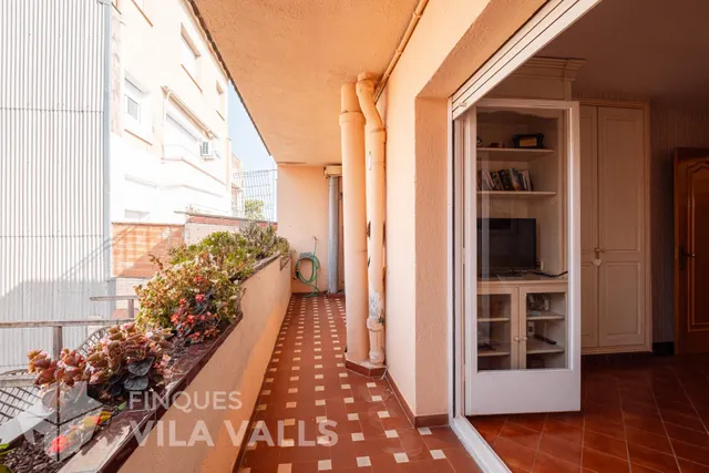 Casa con garaje para 5 coches, 2 terrazas y amplios espacios familiares — 26