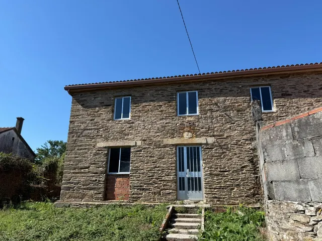 CASA CON FINCA DE 900 M2, EN TOURO, A 20 MIN DE SANTIAGO - foto 2