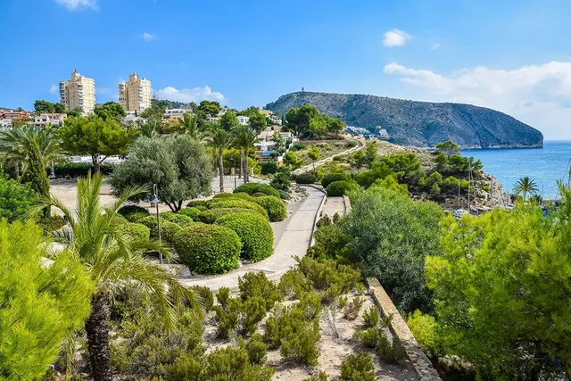 Villa de lujo con 5 dormitorios, piscina privada y magníficas vistas al mar en Moraira — 23
