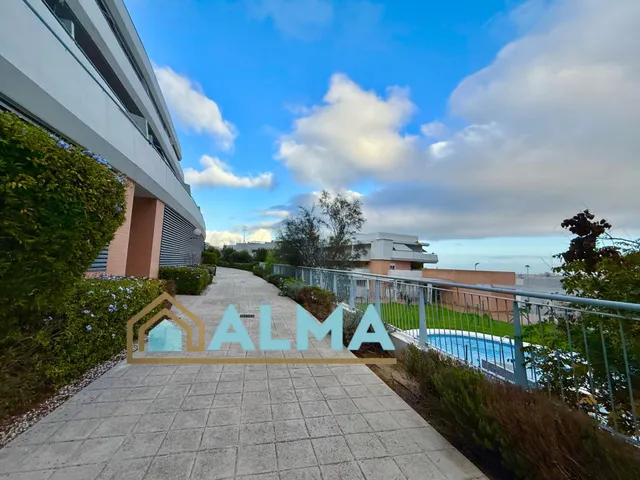 Espectacular Atico con terraza y gran  de solarium en urb. privada con piscina — 25