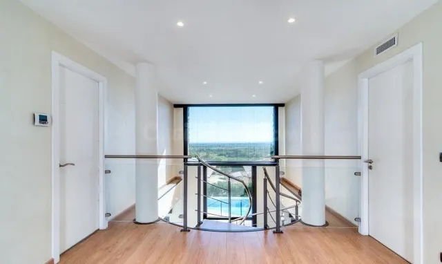 Villa de diseño con piscina y espectaculares vistas a la bah - foto 3