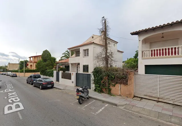 Se vende casa independiente OKUPA en El Vendrell (Tarragona) - foto 3