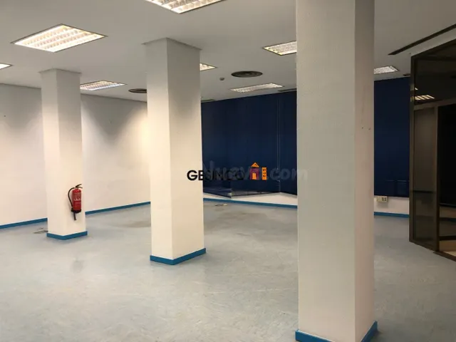 GRAN LOCAL COMERCIAL EN VENTA EN ONTINYENT - BUENA UBICACIÓN — 3