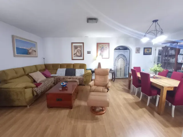 VENTA DE CHALET Y APARTAMENTO — 6