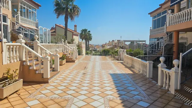 Bungalow 2 habitaciones 90m² en venta - Lomas de Campoamor-L - foto 5