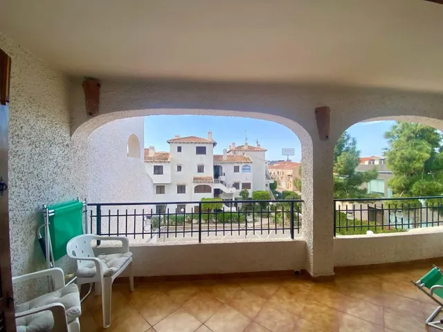 APARTAMENTO CON GRAN TERRAZA, PISCINA Y VISTAS AL MAR EN CAB - foto 5
