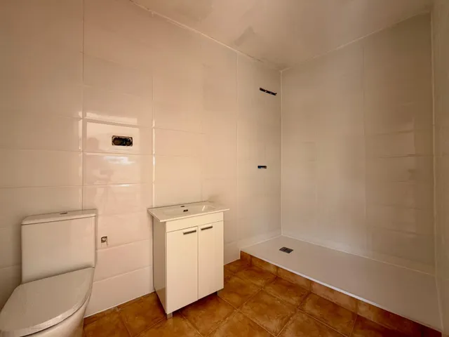 Casa de obra nueva con piscina a 10 minutos de vilanova i la geltrú — 24