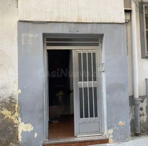 SE VENDE piso OKUPA en C CORRIDAS 1 de Almería