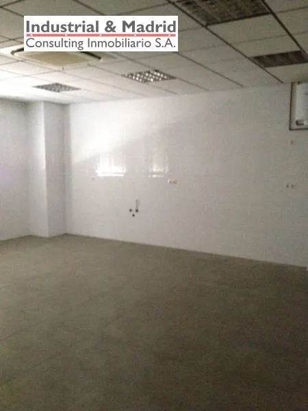 VENTA DE NAVE INDEPENDIENTE EN LOECHES — 12