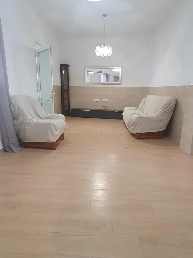 EXCELENTE VIVIENDA EN PLANTA BAJA CON PATIO-TERRAZA EXTERIOR — 2