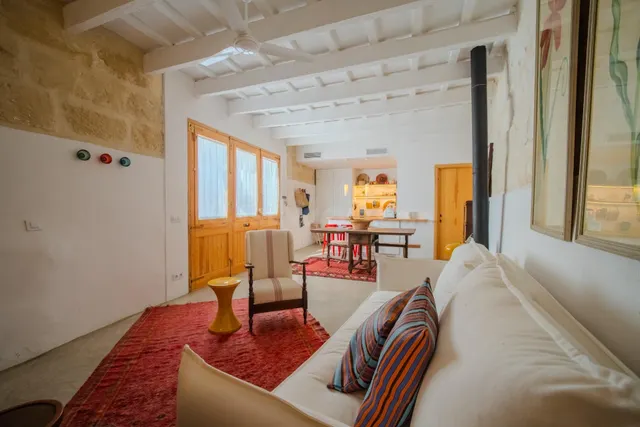 Encantadora casa de pueblo con terraza privada en el corazón - foto 5