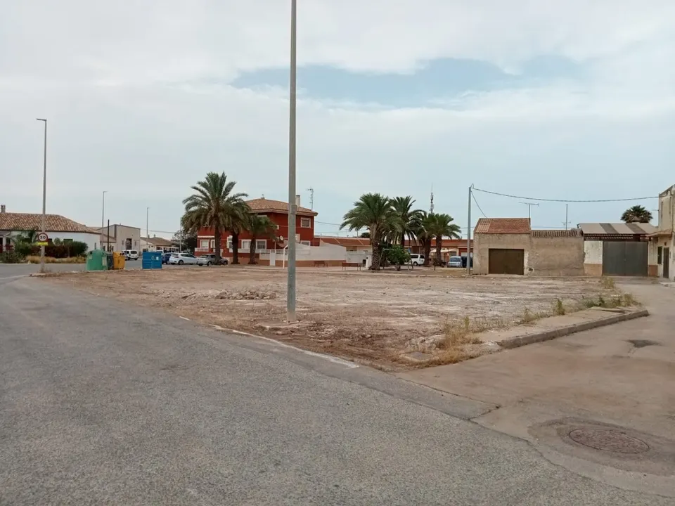 SOLAR URBANO EN LOS BEATOS