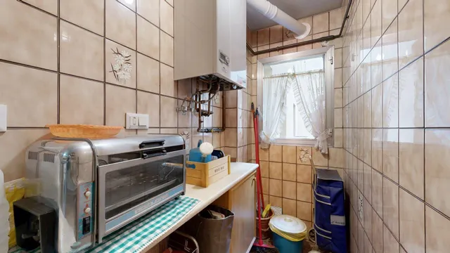 Amplia Vivienda en Avenida César Augusto con Garaje — 26