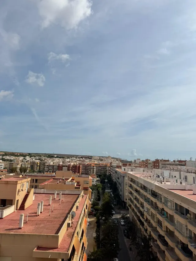 Ático con gran terraza y vistas al mar junto al puerto — 22