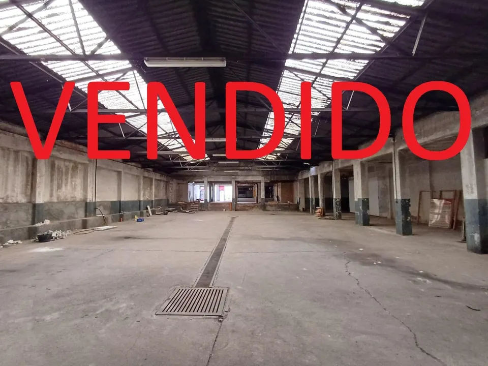 VENTA DE LOCAL DE 900 M2, JUNTO ESTACIÓN DE AUTOBUSES Y CAMPUS UNIVERSITARIO.