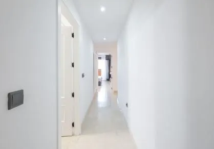Apartamento en planta baja elevada con jardín privada, en La Mairena. — 8