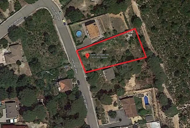 Parcela de terreno de 920 m2 en venta en Sils. — 2
