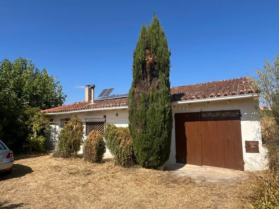 Finca rústica con vivienda en Cretas