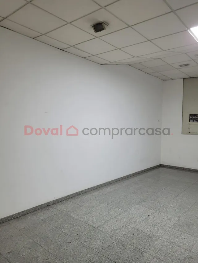 SE ALQUILA LOCAL COMERCIAL — 10