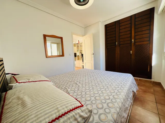 Encantador adosado con terraza y piscina comunitaria — 6