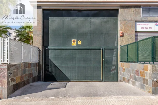 SE VENDEN 2 PLAZAS DE GARAJE. ZONA FORUM. 46.000 EUROS. — 8