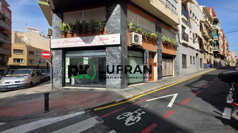 Local en venta a pie de calle en jaime segarra carolinas Alicante