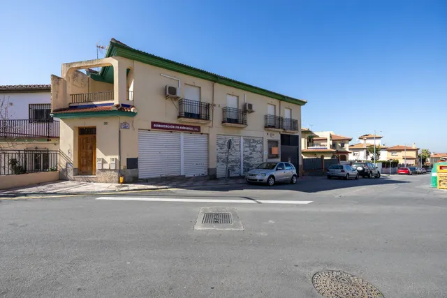 Local de 130 m2, diafano en Gojar, cerca del centro, en zona residencial con mucho paso de vehiculos — 17